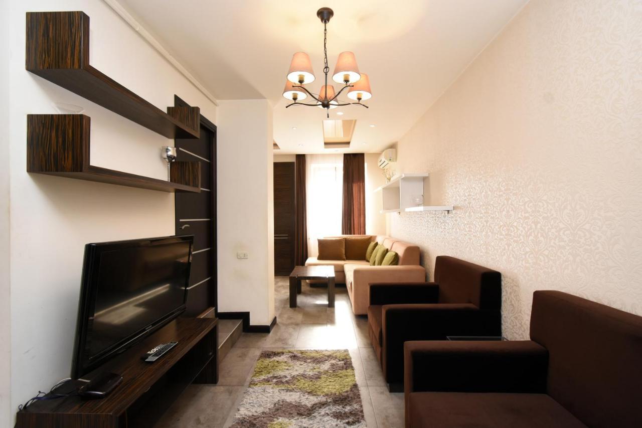 Galaxy Inn Luxury Hostel In Center Erevan Exterior foto