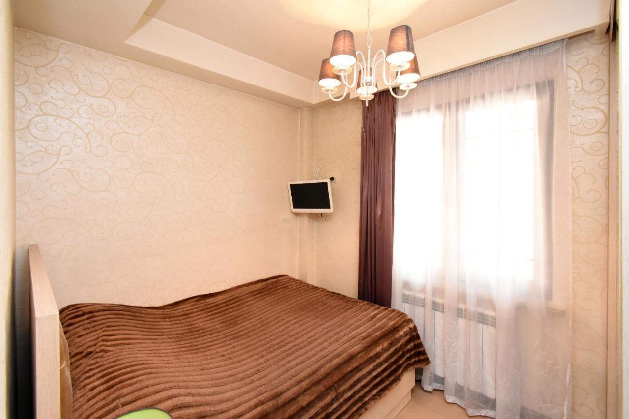 Galaxy Inn Luxury Hostel In Center Erevan Exterior foto